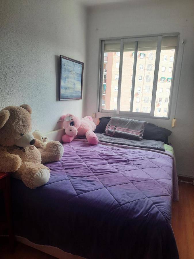 Una Habitacion Individual En Casa Familiar Dentro De Ciudad Patrimonio De La Humanidad アルカラ・デ・エナレス エクステリア 写真